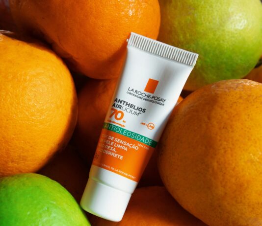 자외선 차단제 선택과 사용법 orange and white tube bottle