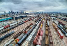 정부, 철도시설 지진 대응체계 점검…대규모 인명피해 예방 aerial view of city buildings during daytime