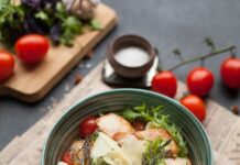 소화기 건강을 위한 식사습관 변화시키기 bowl of vegetable salad