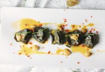 성공적인 다이어트를 위한 피트니스 목표와 식단 계획 dish served on white plate