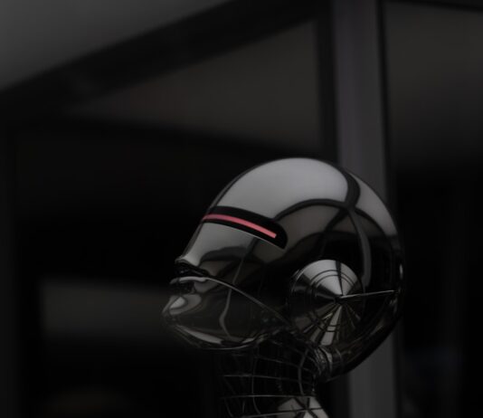 AI로 더 똑똑하게, 건강 관리의 새로운 일상 black and white robot illustration